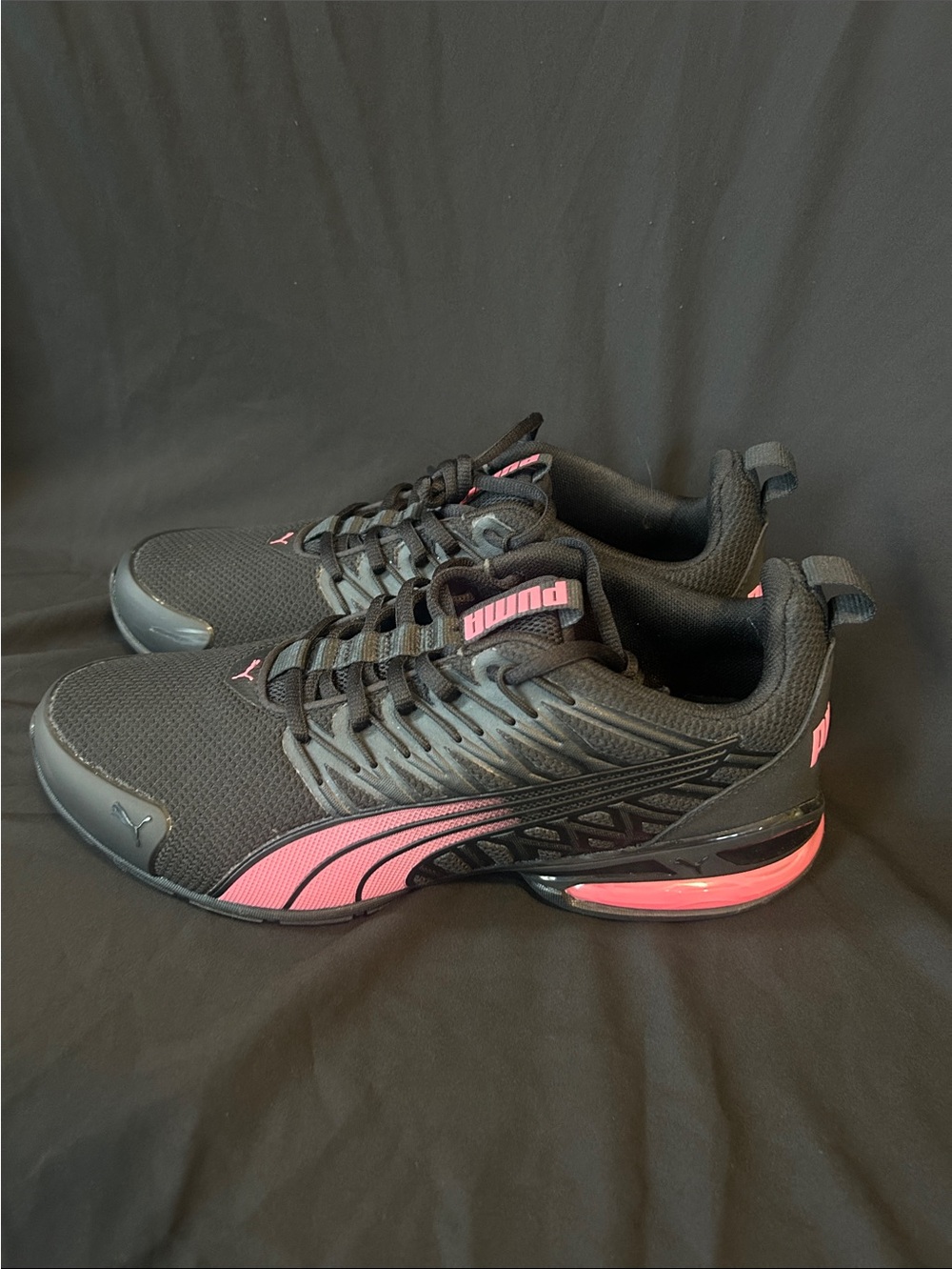 Puma  Voltaic Evo  Cross Women's training Shoes Black and Pink Sneakers